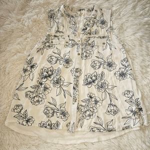 4/$25 Ember Sleeveless White w/ Dark Blue Flowers Split-V Neck Rayon Size Large